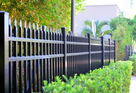 How to Choose the Best Front Yard Fence When You Have Kids